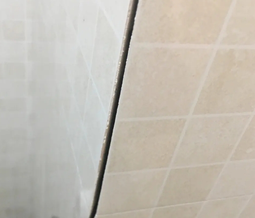 无锡瓷砖空鼓维修公司分享阳台瓷砖脱落的修复过程可以分为以下几个步骤